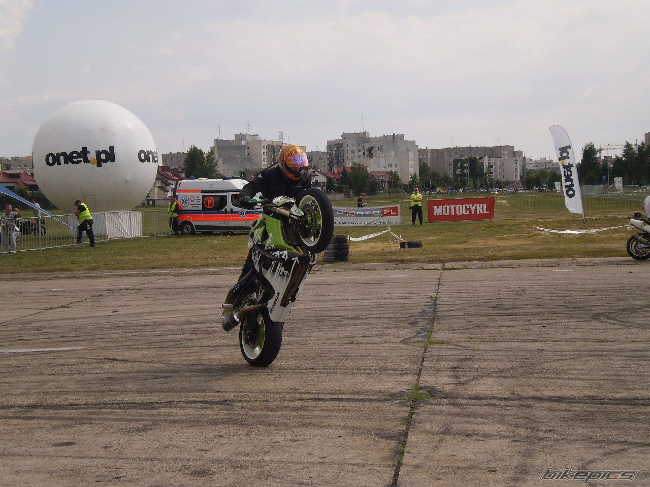 Photo 2007980
