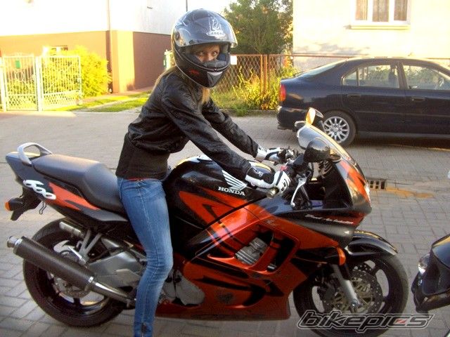 Photo 2023843