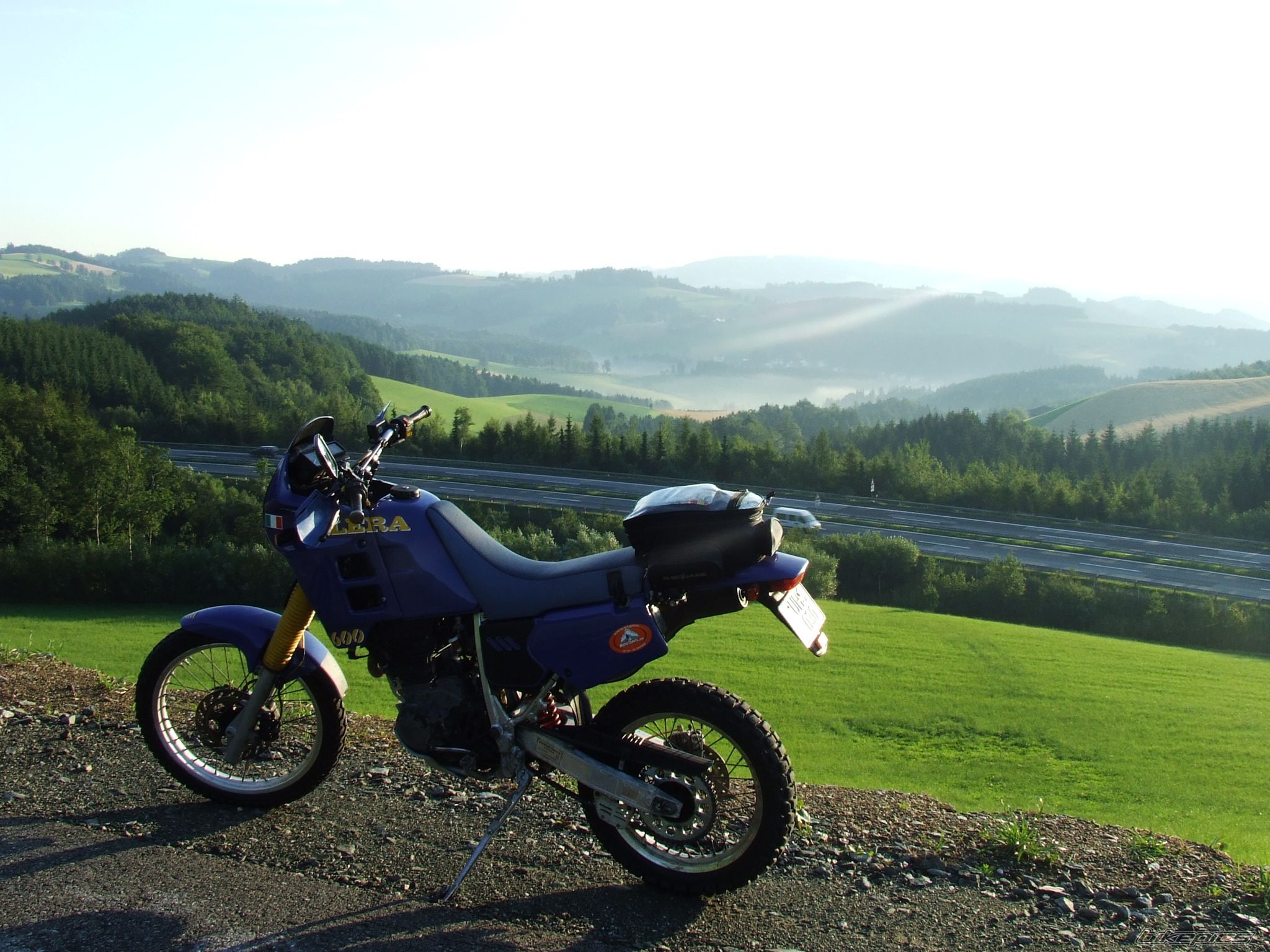 Photo 2046339