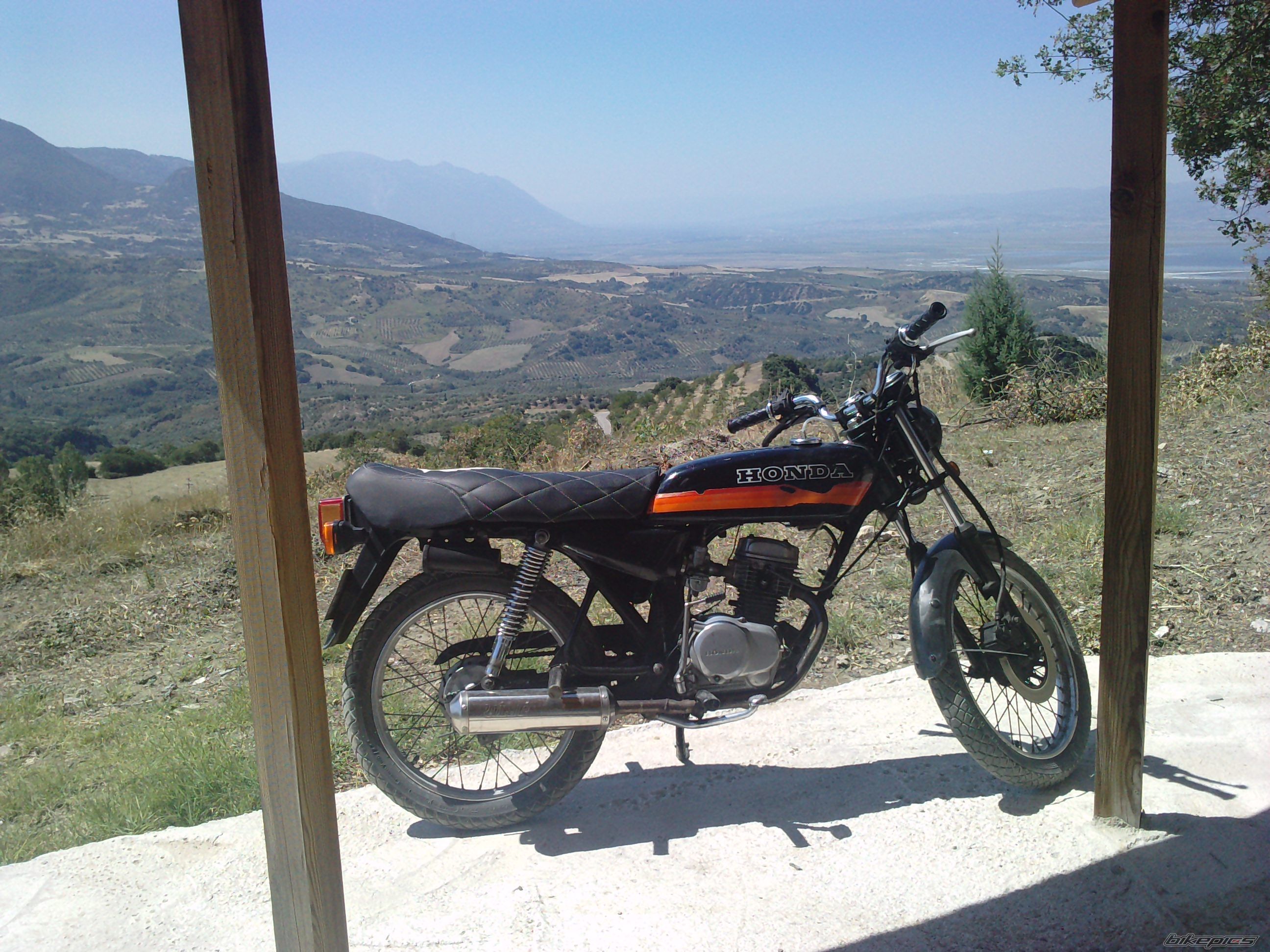 Photo 2049345