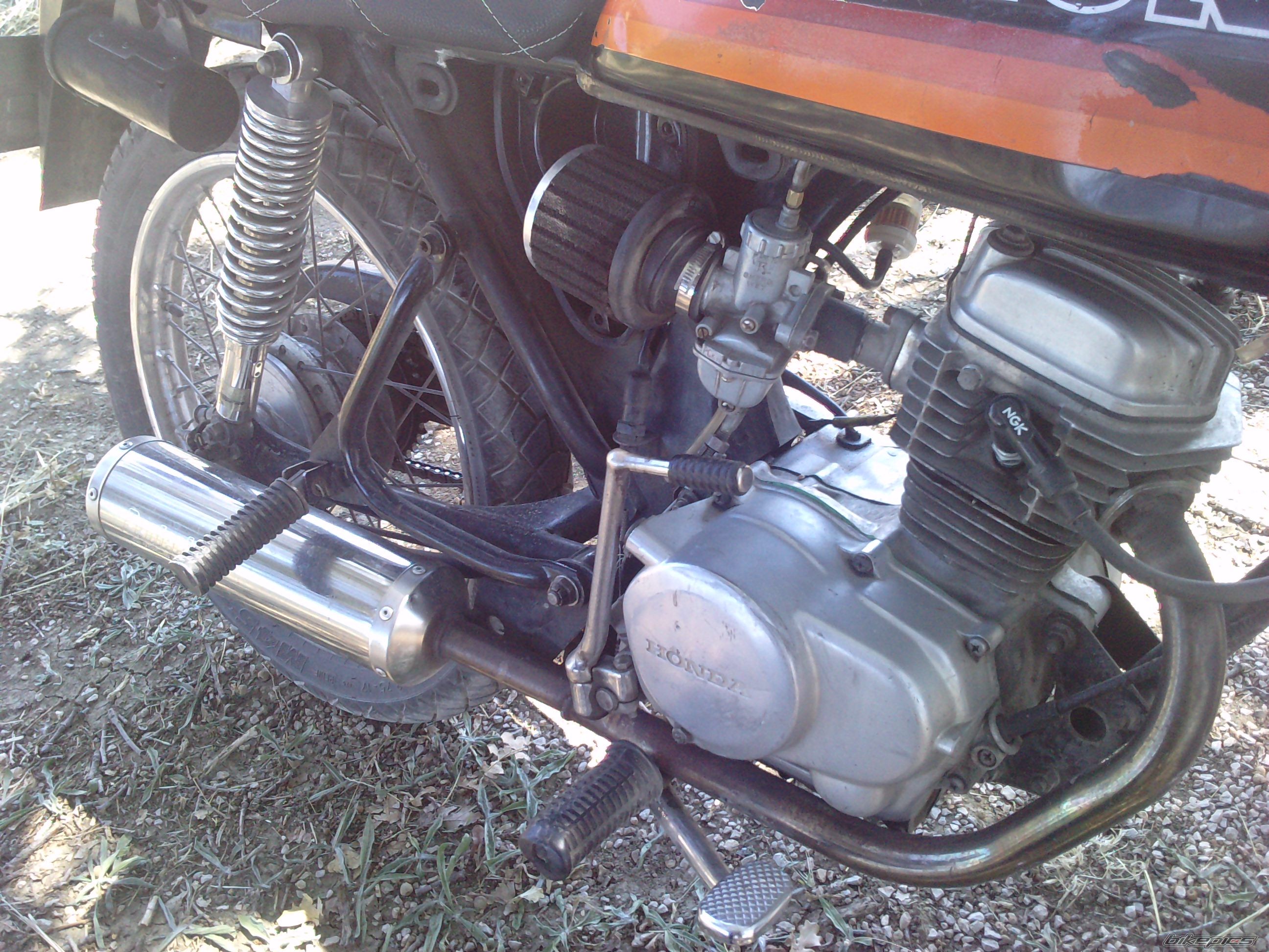 Photo 2049351