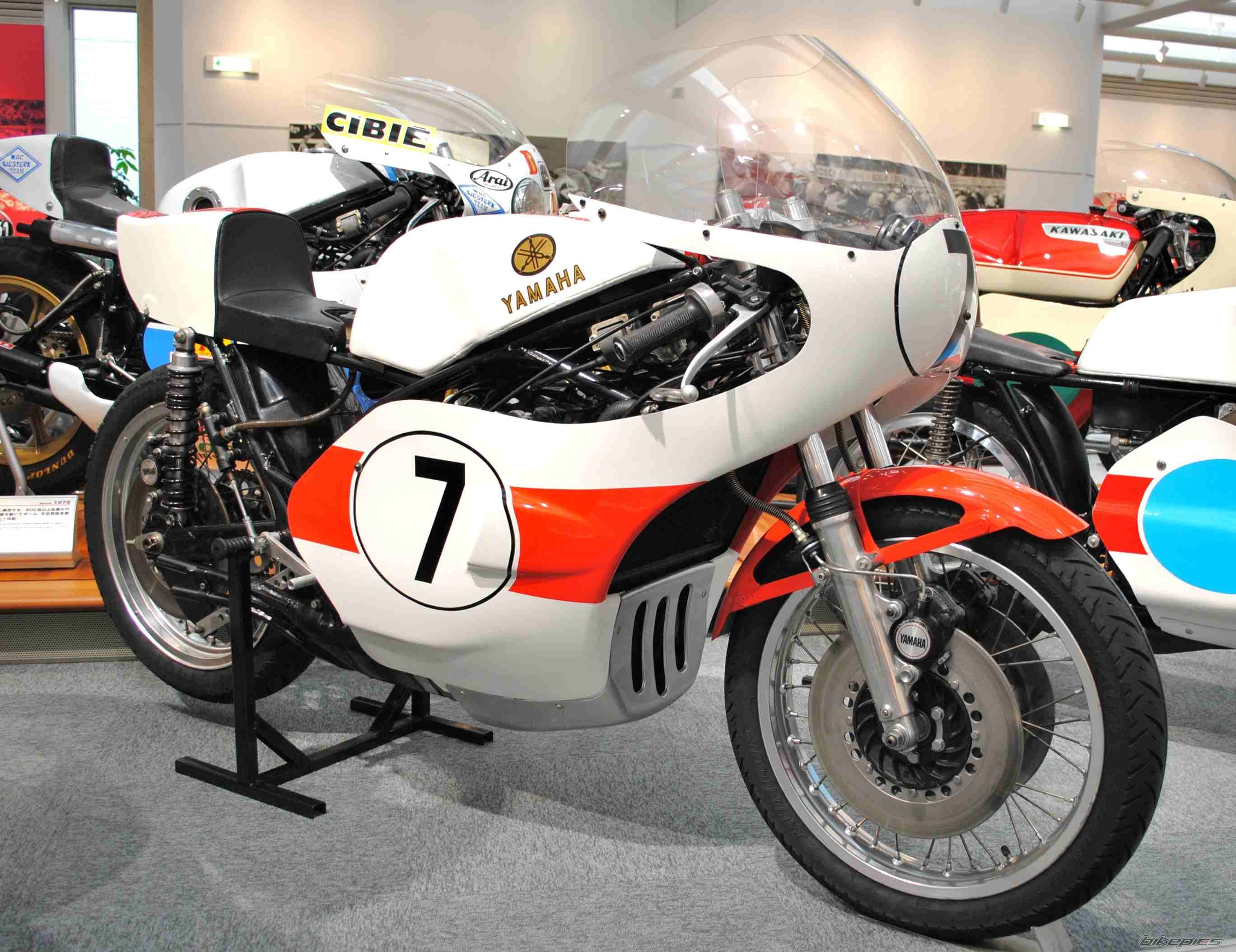 TZ 750