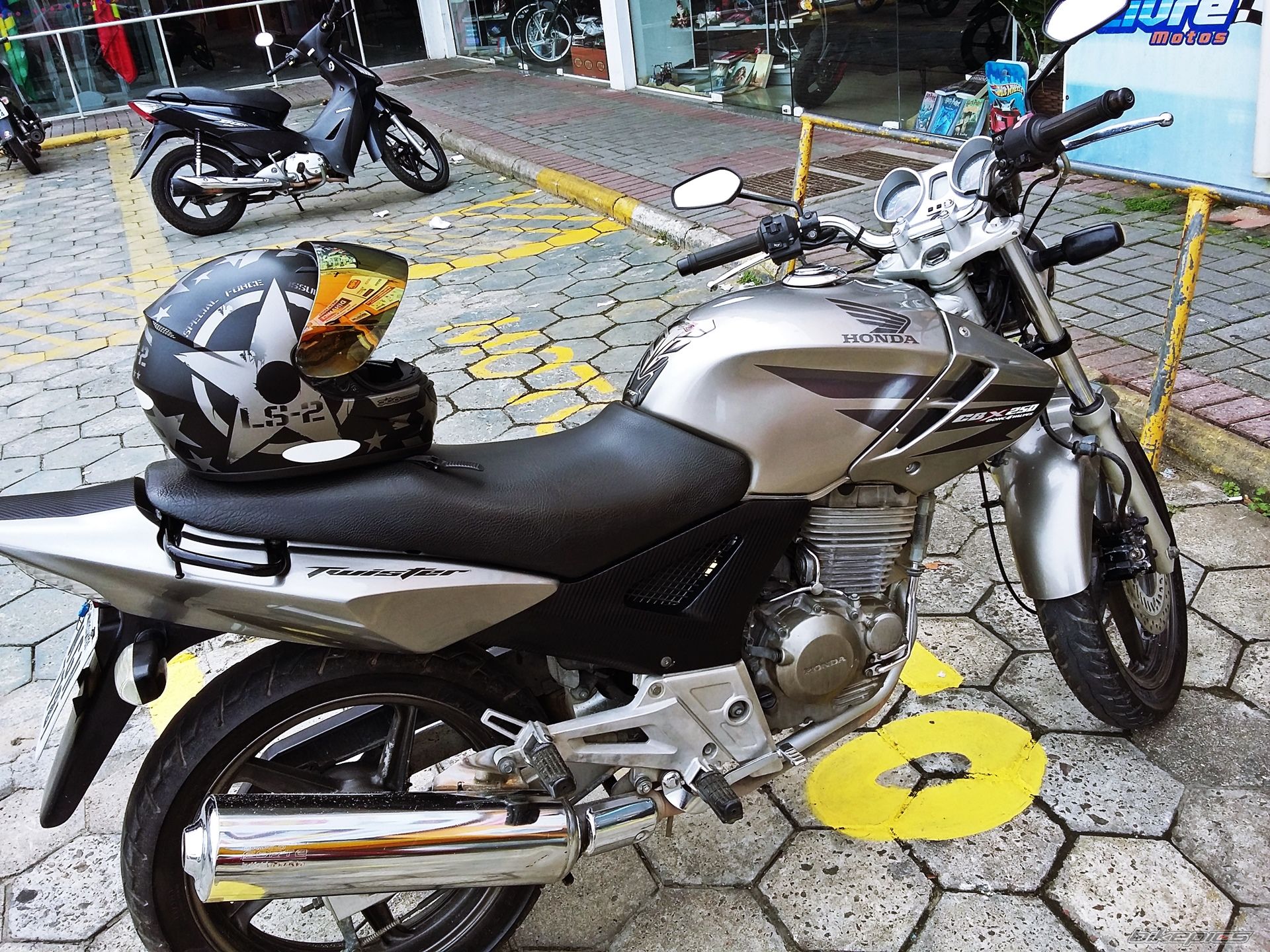 Photo 2732580