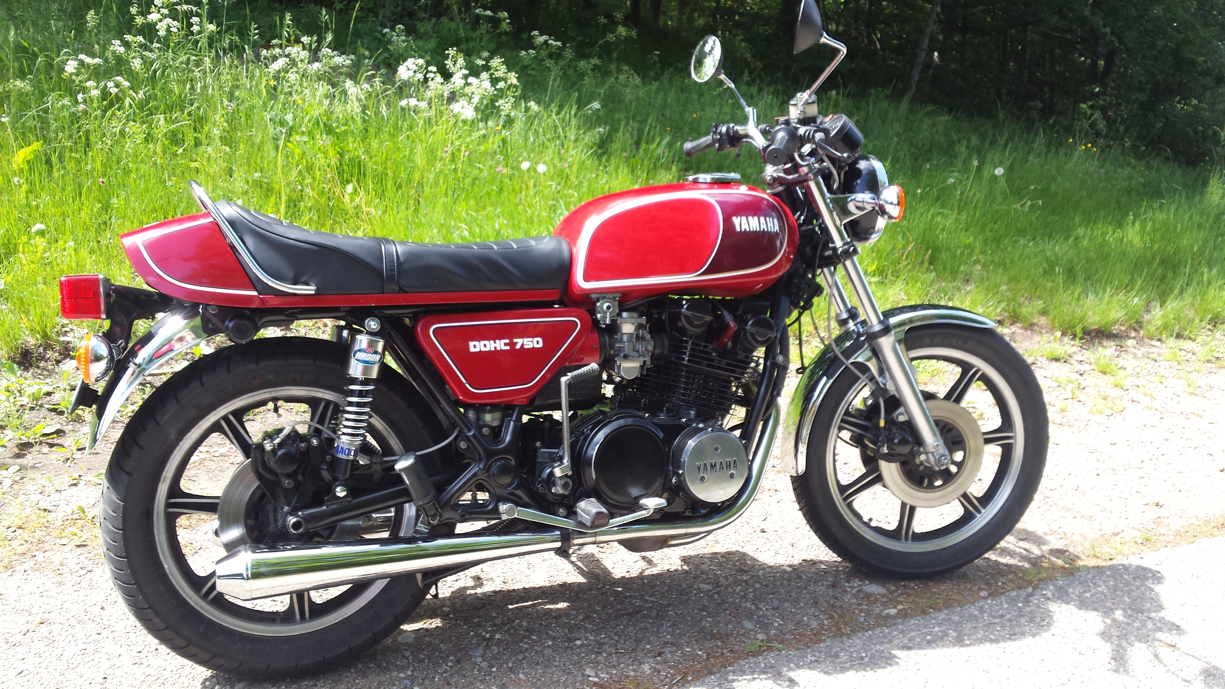 XS 750