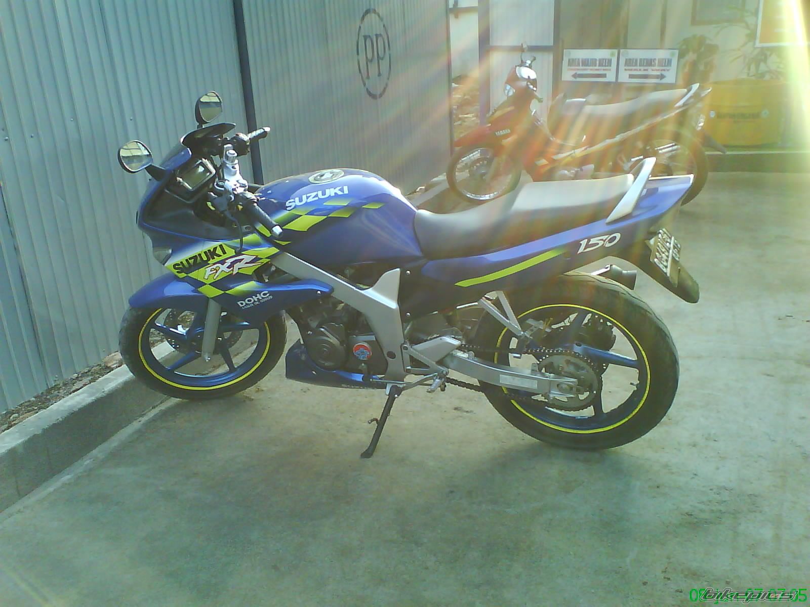 Bike Photo 988456