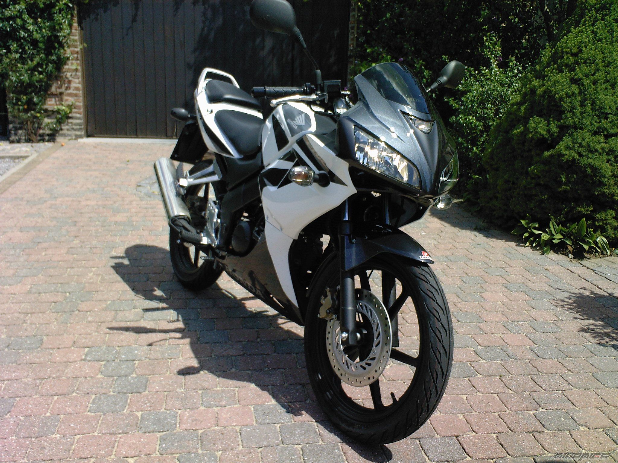 Bike Photo 999801